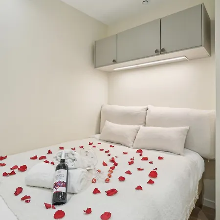 Appartamento Lavie Maison Ac Hot Tub Montmartre Parigi